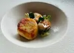 Orkney scallop, stuffed chicken wing, Jerusalem artichoke, chicken butter sauce 

#scallops #burystedmundsandbeyond #suffolkfood #chickenwings #3rosettes #newdish